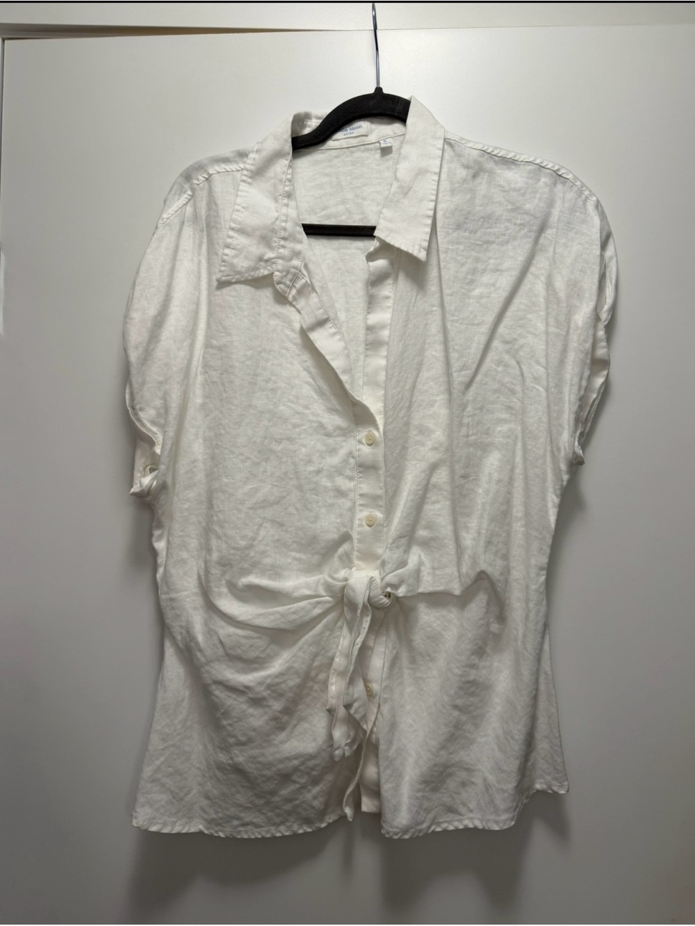 Aritzia White Short-Sleeve Tie-Front Button Down Shirt